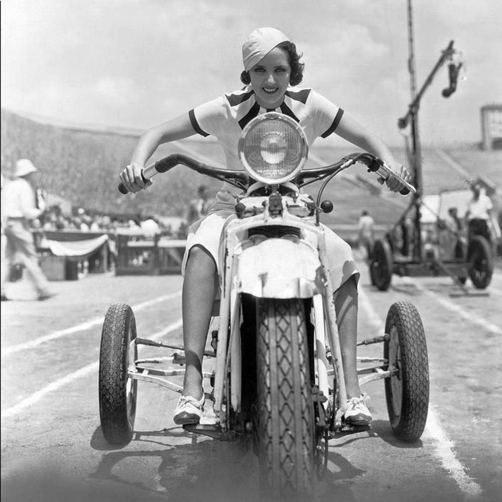 🛵Meet your Posher,🛵Marcee🛵🌻🌞